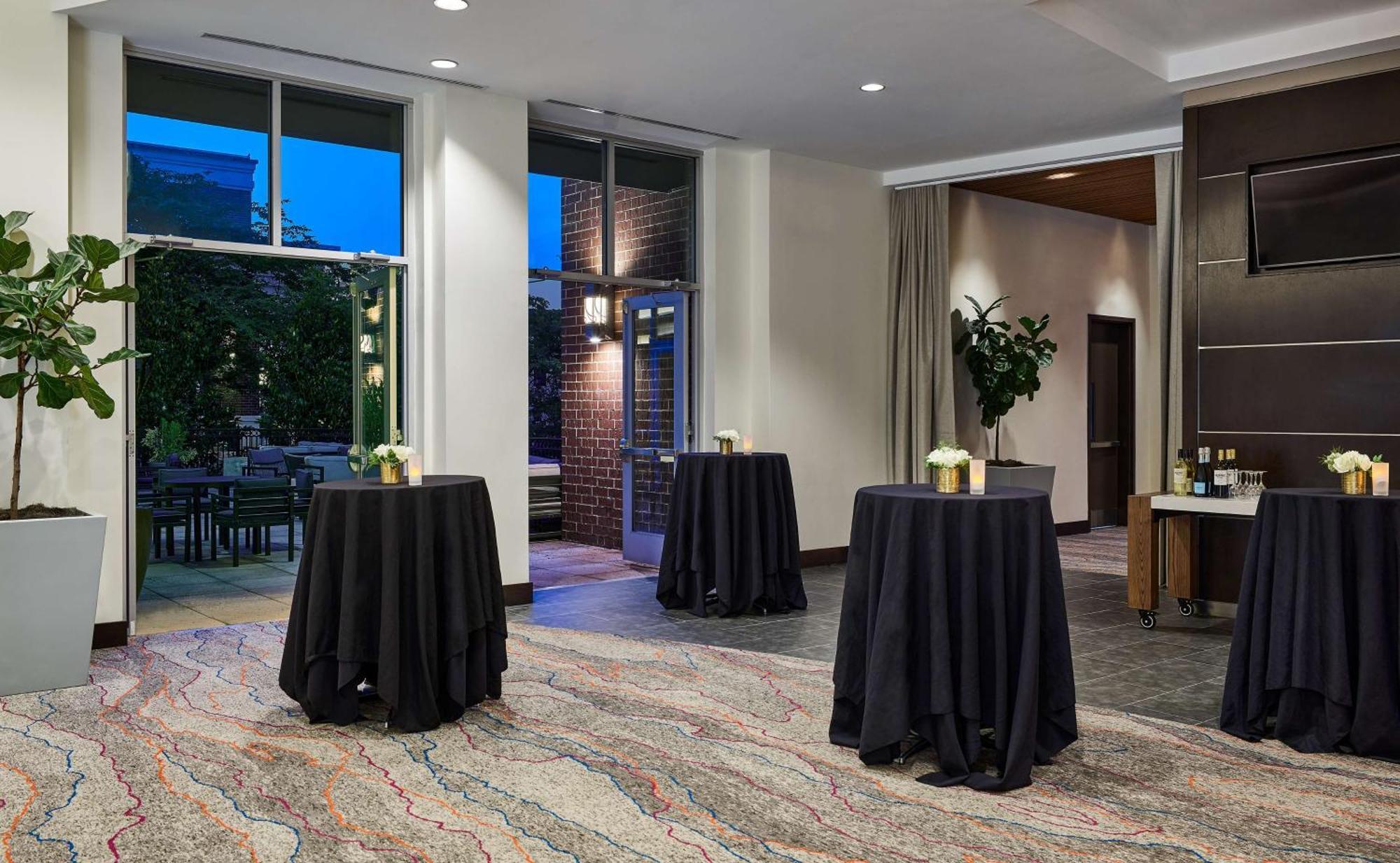 Hilton Garden Downtown Convention Center Hotel Nashville