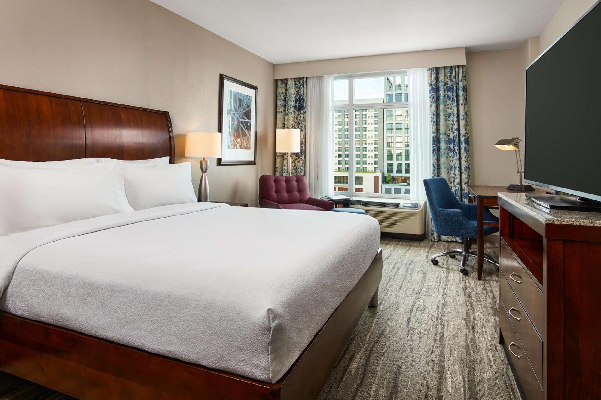 Hilton Garden Downtown Convention Center 3*