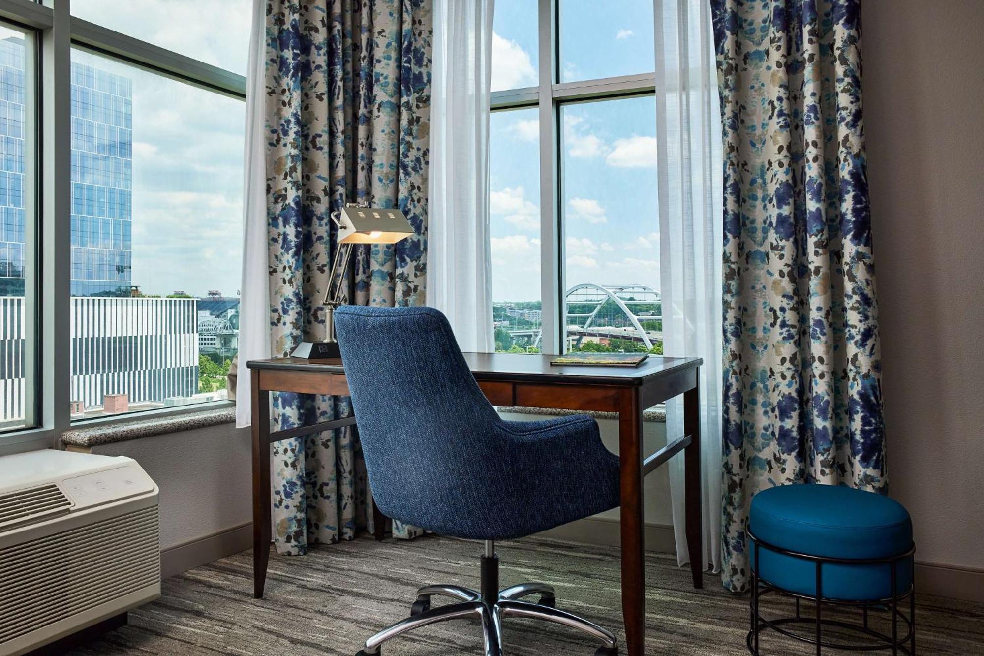 Hilton Garden Downtown Convention Center 3*